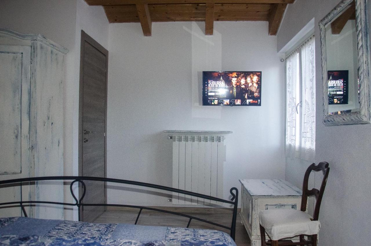 Anma Cottages The Secret Garden Pianello Del Lario Exterior photo